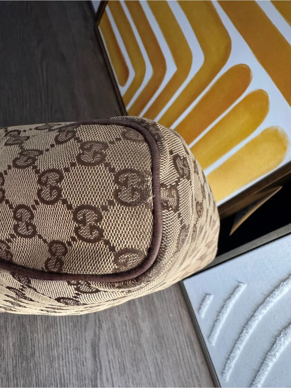 Authentic Gucci GG Canvas Messenger Crossbody Bag Beige Brown